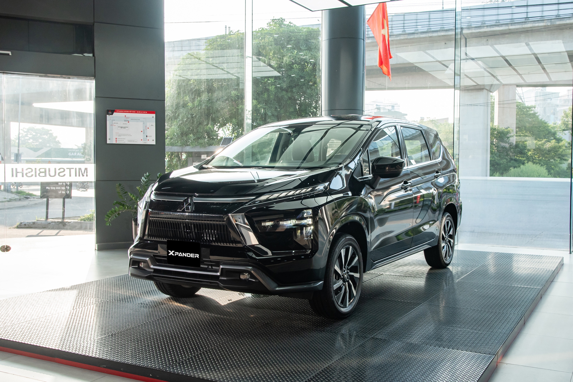 Soi kỹ từng khác biệt của Mitsubishi Xpander 2025 vừa ra mắt: Giá cao nhất 699 triệu, đã có 6 túi khí, màn hình điện tử- Ảnh 25. Soi kỹ từng khác biệt của Mitsubishi Xpander 2025 vừa ra mắt: Giá cao nhất 699 triệu, đã có 6 túi khí, màn hình điện tử- Ảnh 25.