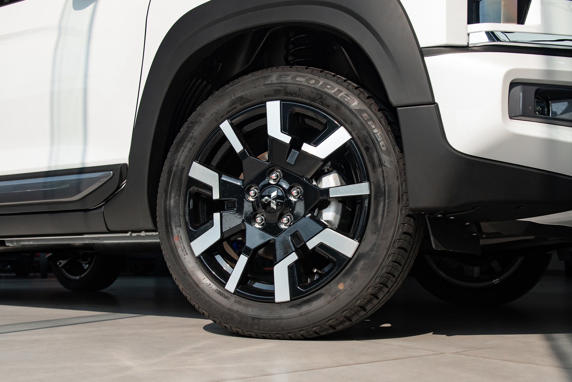 Soi kỹ từng khác biệt của Mitsubishi Xpander 2025 vừa ra mắt: Giá cao nhất 699 triệu, đã có 6 túi khí, màn hình điện tử- Ảnh 10. Soi kỹ từng khác biệt của Mitsubishi Xpander 2025 vừa ra mắt: Giá cao nhất 699 triệu, đã có 6 túi khí, màn hình điện tử- Ảnh 10.