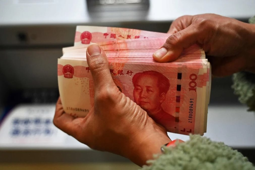 Thu nhập người dân giảm, nợ xấu cá nhân tăng mạnh lên 118 tỷ USD: Cơn đau đầu mới của hệ thống ngân hàng Trung Quốc- Ảnh 1.