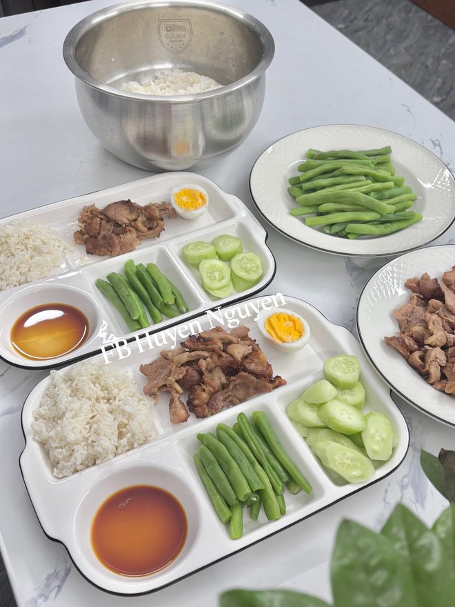 Cơm suất phiên bản "sít rịt", 30 ngày không trùng món của 1 mom ở Hải Phòng: Lý do cho các con ăn theo phần cũng đáng để học theo- Ảnh 9.