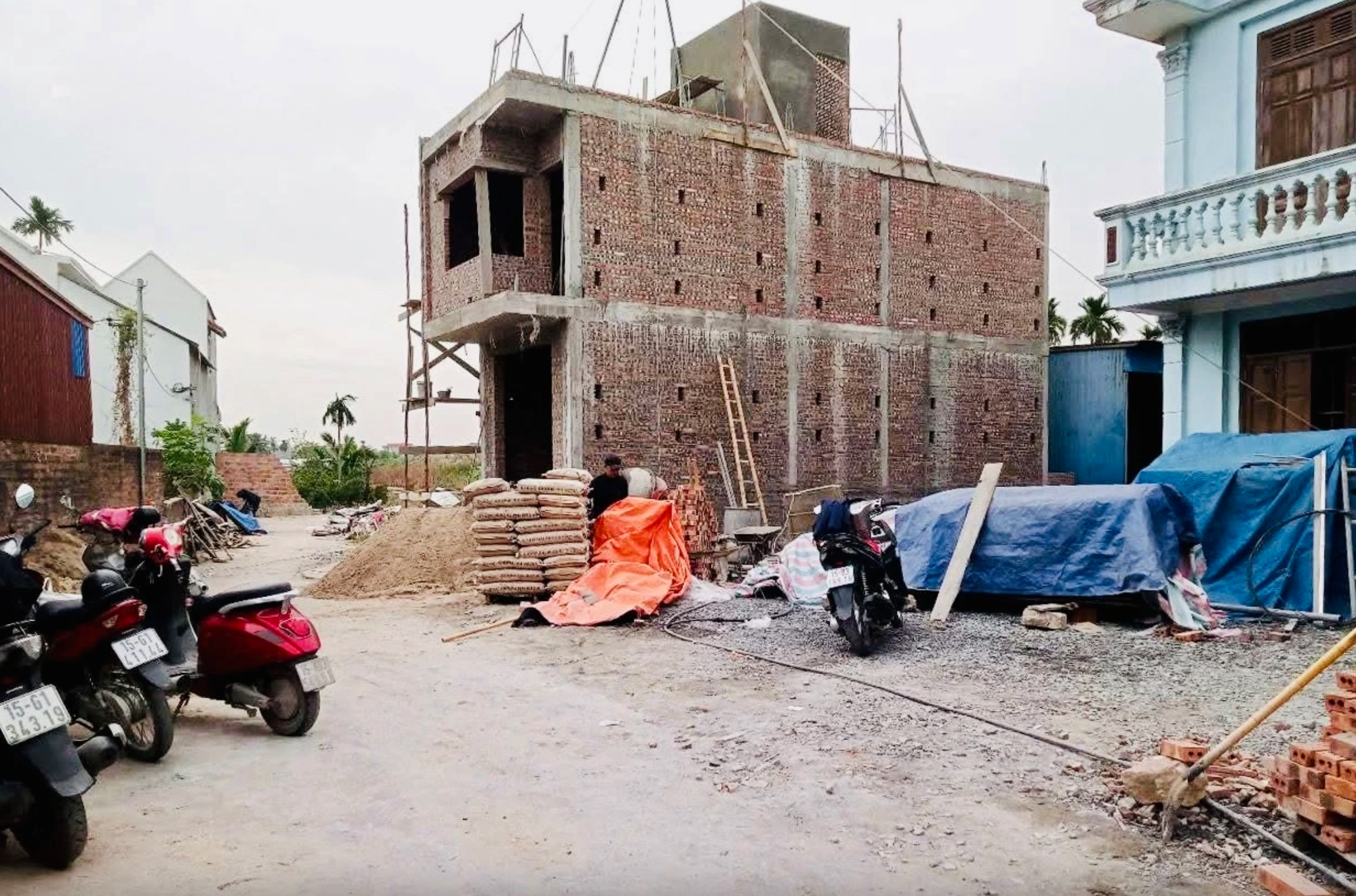 Vụ xây nhầm nhà trên đất người khác: Động thái mới nhất của người xây nhầm- Ảnh 3.