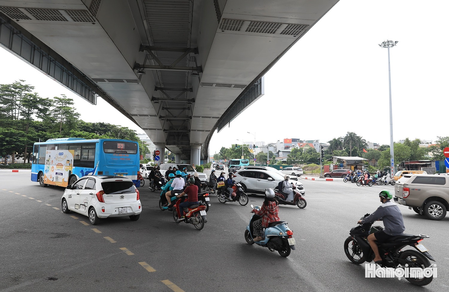 Cận cảnh nút giao Cổ Linh chuẩn bị xây hầm chui gần 750 tỷ đồng vào dịp 10-10- Ảnh 4.
