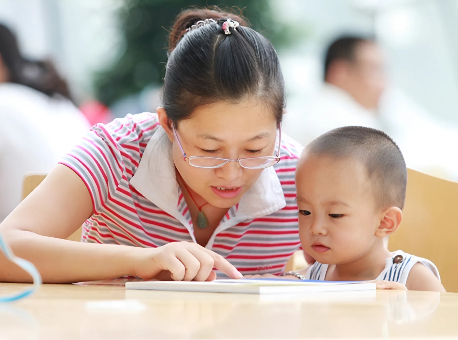 Nghiên cứu phát hiện: Cha mẹ làm 3 nhóm nghề này, con lớn lên dễ kiếm được nhiều tiền hơn!- Ảnh 1.