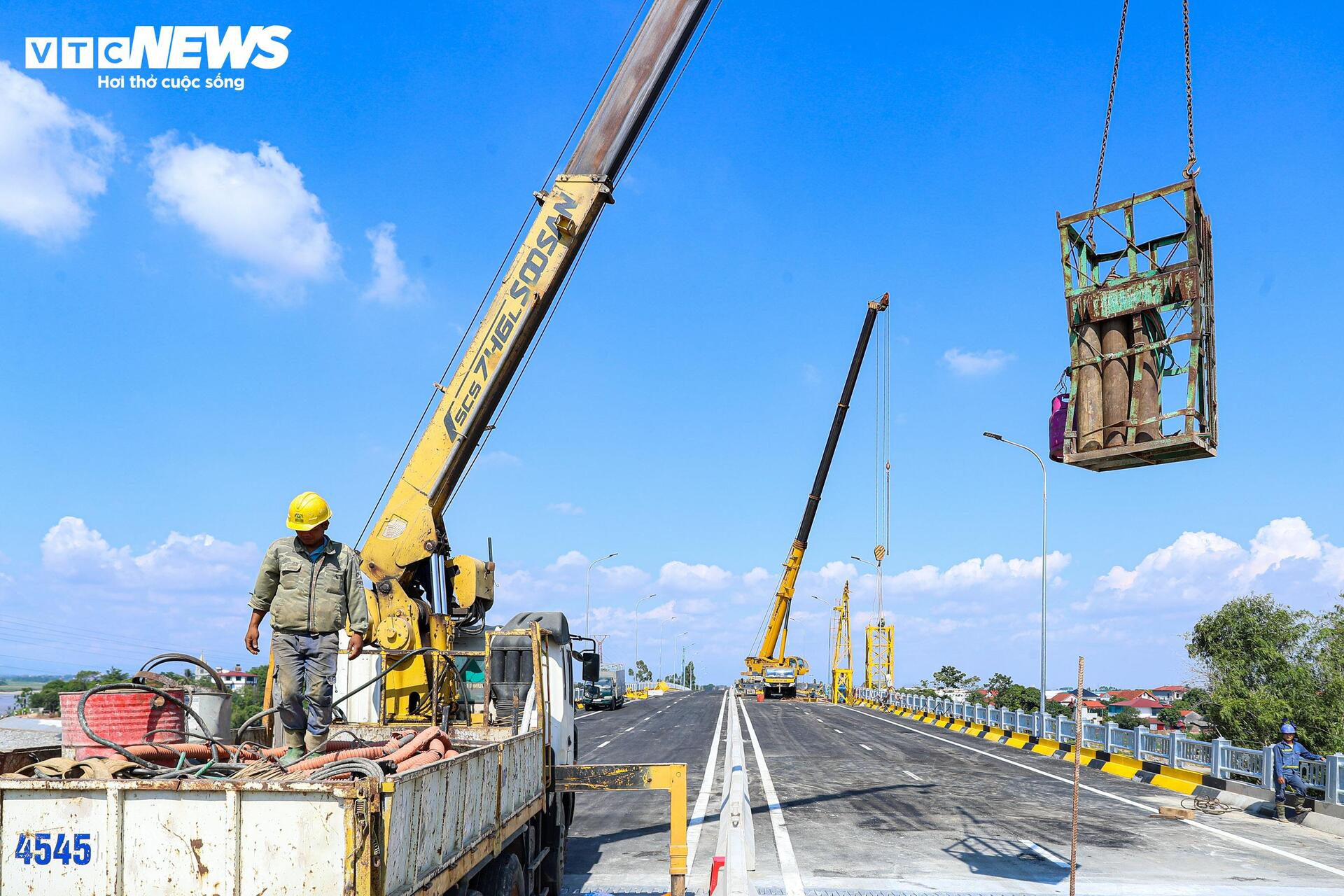 Diện mạo cầu Phong Châu nối hai bờ sông Hồng trước ngày thông xe- Ảnh 18.