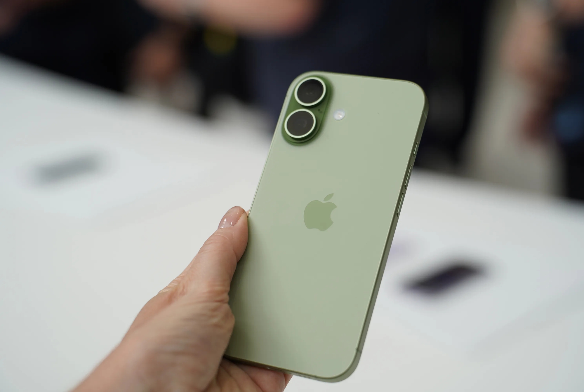 Một mẫu iPhone 17 bất ngờ giảm giá, ai đang muốn mua nên "chốt đơn" ngay- Ảnh 1. Một mẫu iPhone 17 bất ngờ giảm giá, ai đang muốn mua nên "chốt đơn" ngay- Ảnh 1.