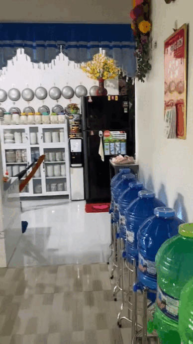 Căn bếp miền Tây khiến cả nước choáng váng: Nồi niêu xoong chảo thẳng hàng như duyệt binh, chắc gia chủ Căn bếp miền Tây khiến cả nước choáng váng: Nồi niêu xoong chảo thẳng hàng như duyệt binh, chắc gia chủ