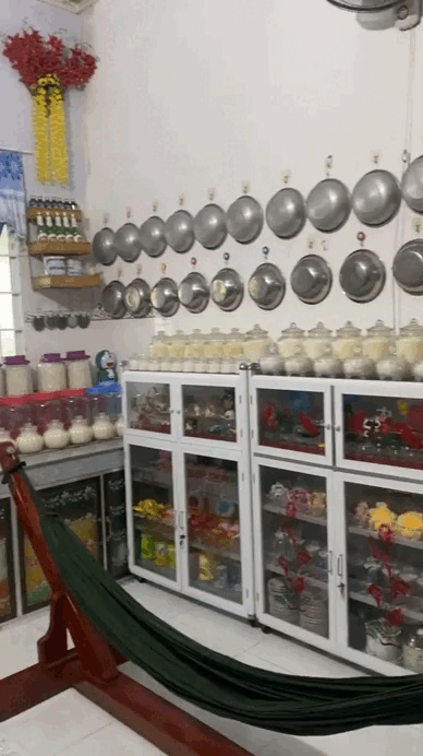 Căn bếp miền Tây khiến cả nước choáng váng: Nồi niêu xoong chảo thẳng hàng như duyệt binh, chắc gia chủ Căn bếp miền Tây khiến cả nước choáng váng: Nồi niêu xoong chảo thẳng hàng như duyệt binh, chắc gia chủ