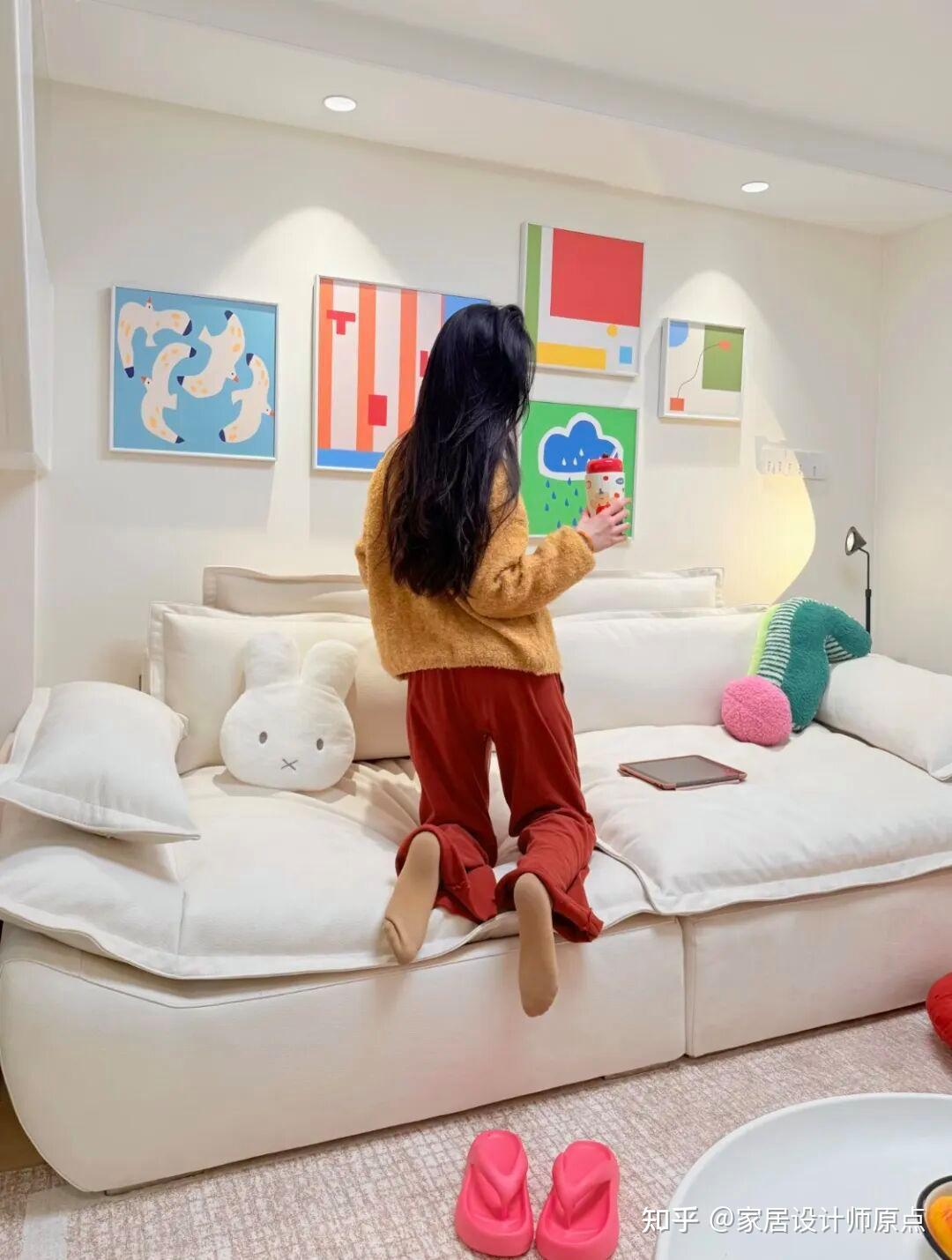 Cô gái nổi tiếng vì mua được căn hộ 24m² sau 10 năm đi làm: Hơn 5 triệu cư dân mạng ghen tị!- Ảnh 1.