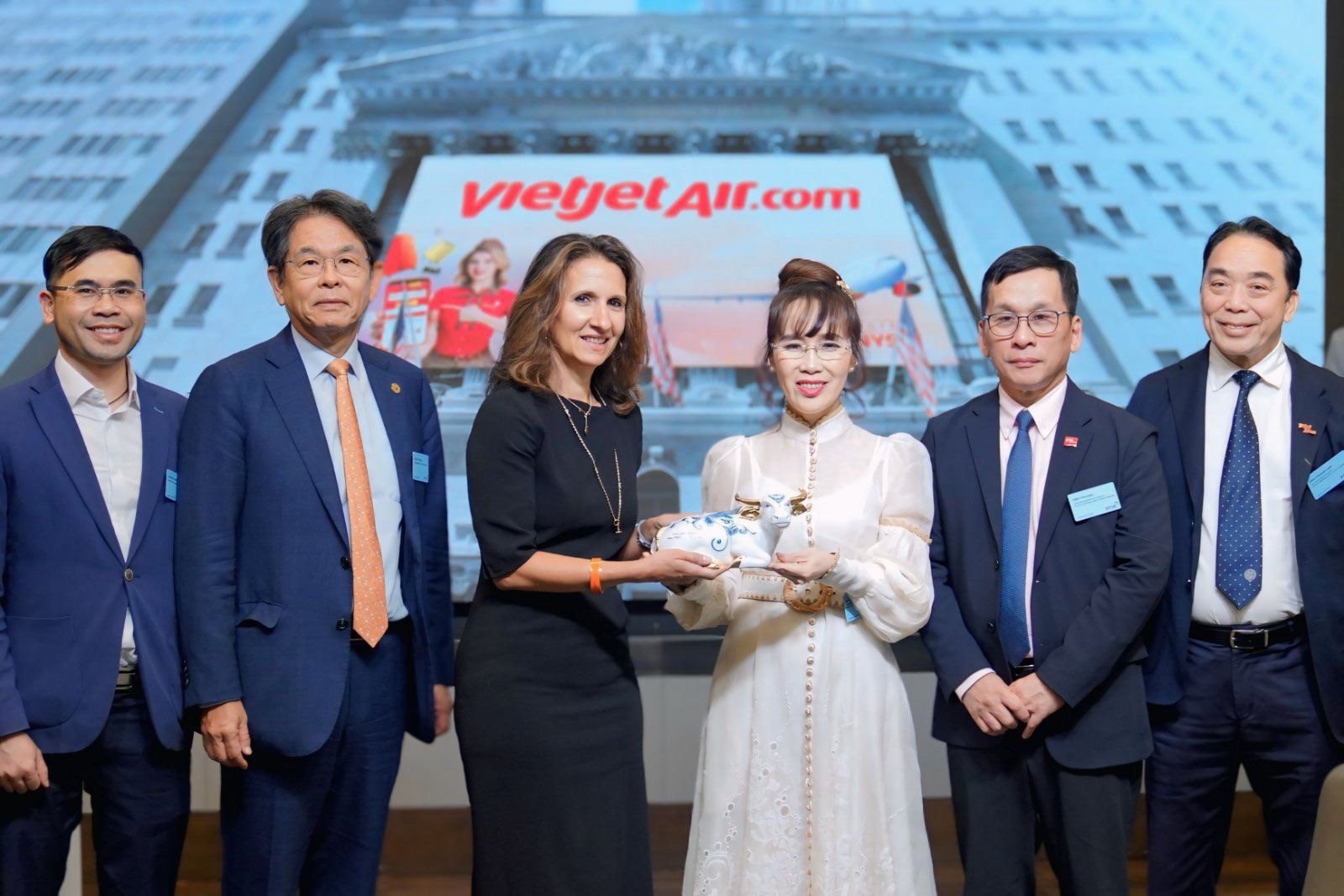 Thăm nơi nắm giữ gần 29.000 tỷ USD ở Mỹ, tỷ phú Nguyễn Thị Phương Thảo bày tỏ khát vọng lớn chưa từng có- Ảnh 1.