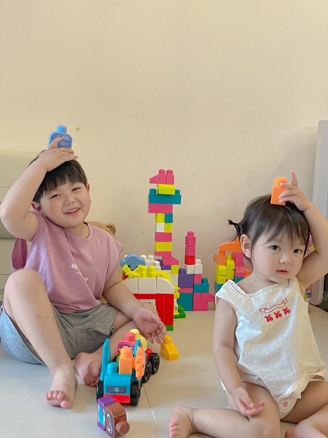 Nếu đang nuôi dạy những đứa trẻ Gen Alpha, bố mẹ cần nắm 6 quy tắc QUẢN LÝ con lành mạnh này- Ảnh 2.