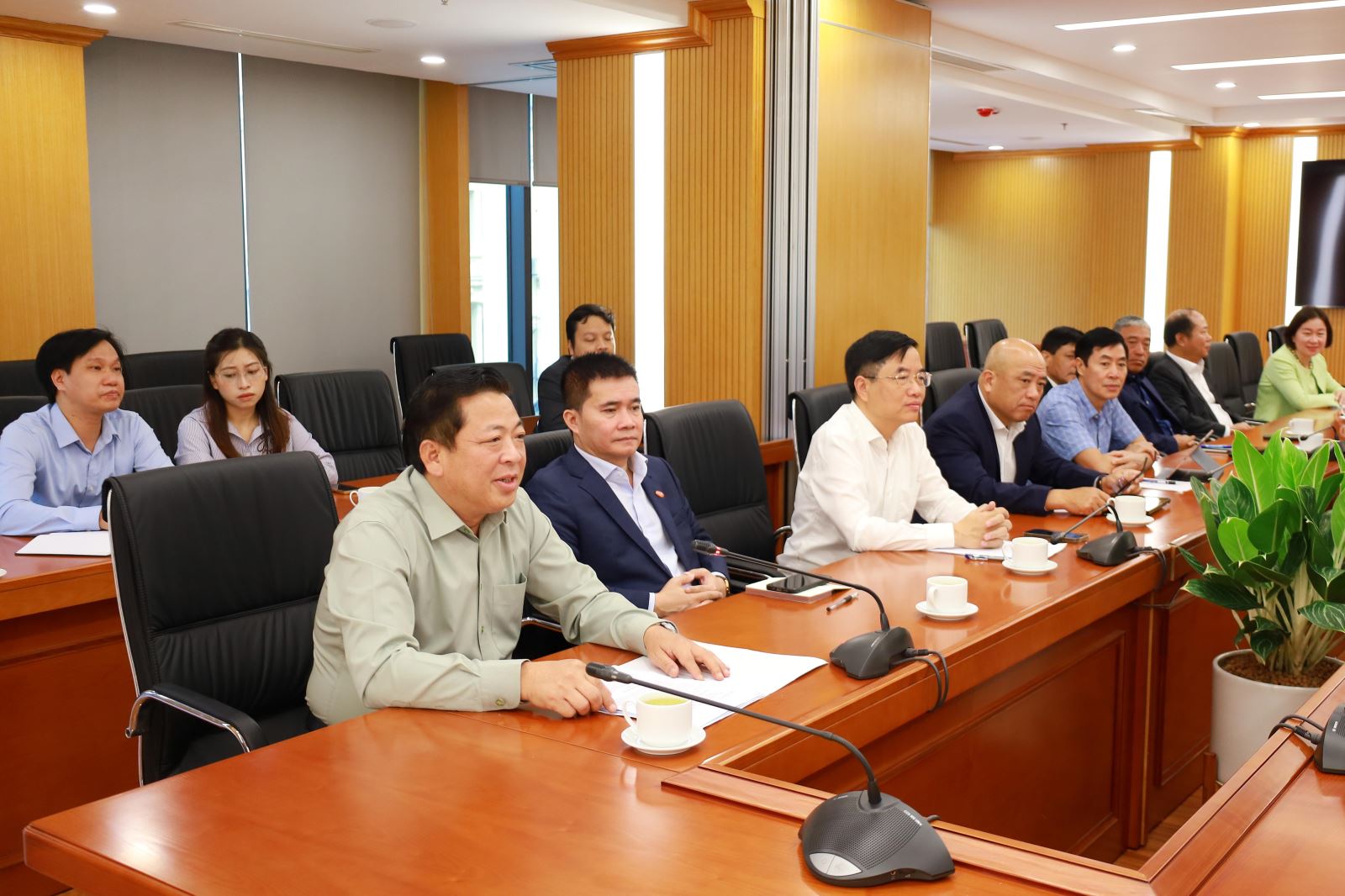 Tập đoàn hàng đầu Trung Quốc ‘ngỏ ý’ muốn tham gia loạt dự án trọng điểm tại Việt Nam, Bộ trưởng Bộ Xây dựng phản hồi ra sao?- Ảnh 2.