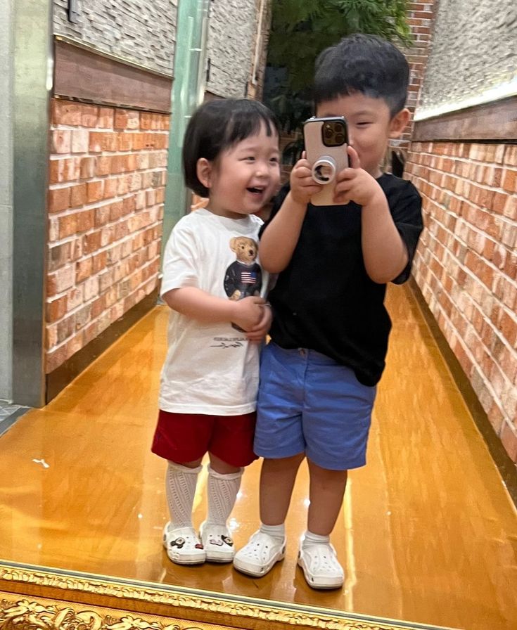 Nếu đang nuôi dạy những đứa trẻ Gen Alpha, bố mẹ cần nắm 6 quy tắc QUẢN LÝ con lành mạnh này- Ảnh 3.