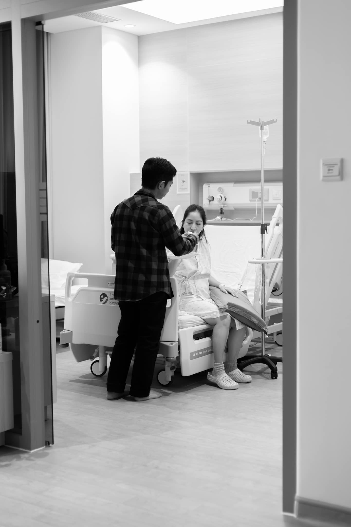 Ngoại hình nam nghệ sĩ là học trò kiêm chồng kém 11 tuổi của nữ Viện trưởng, sở hữu nhà 800m2 tại Bình Thạnh- Ảnh 3.