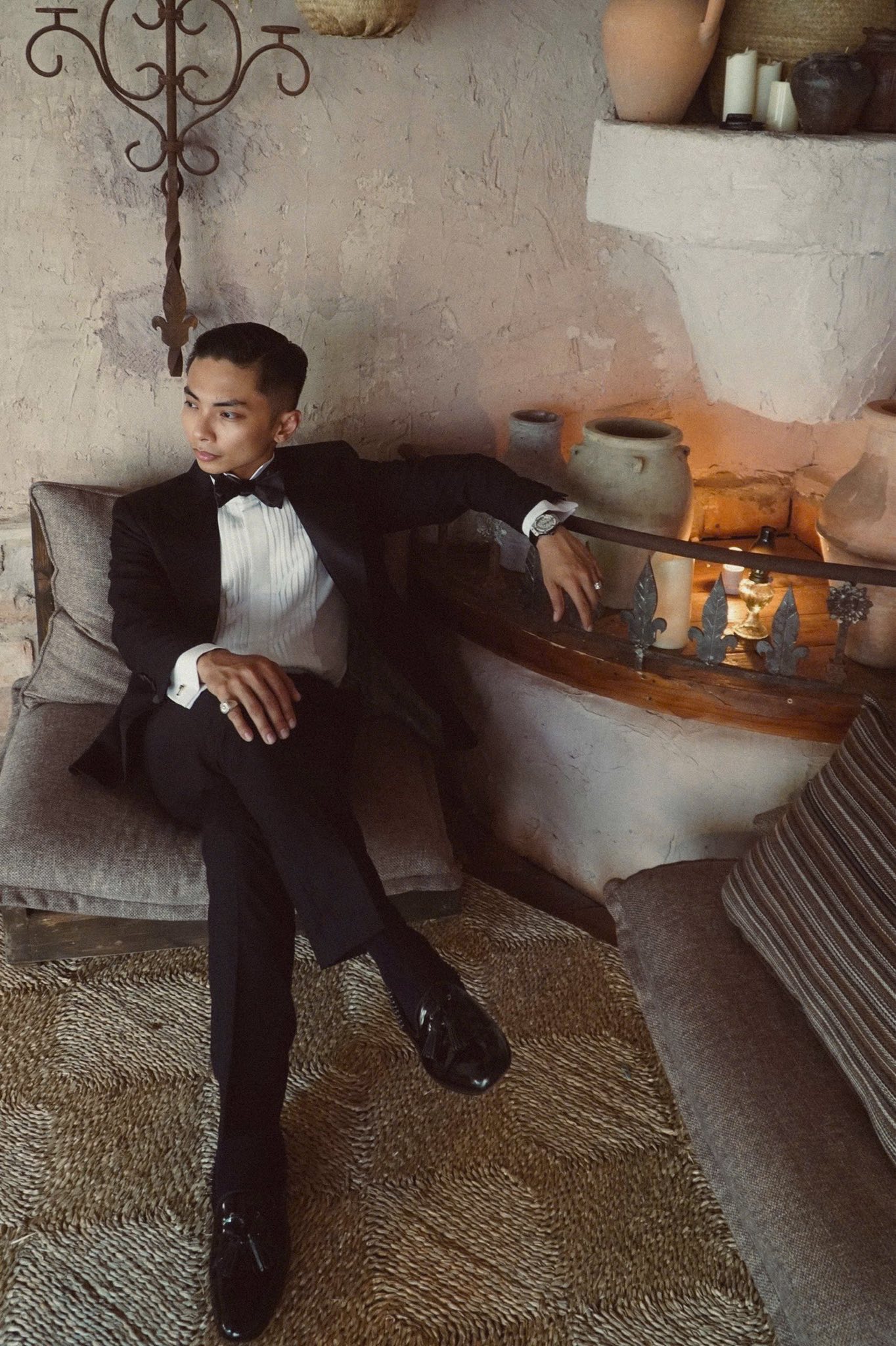 Ngoại hình nam nghệ sĩ là học trò kiêm chồng kém 11 tuổi của nữ Viện trưởng, sở hữu nhà 800m2 tại Bình Thạnh- Ảnh 10.