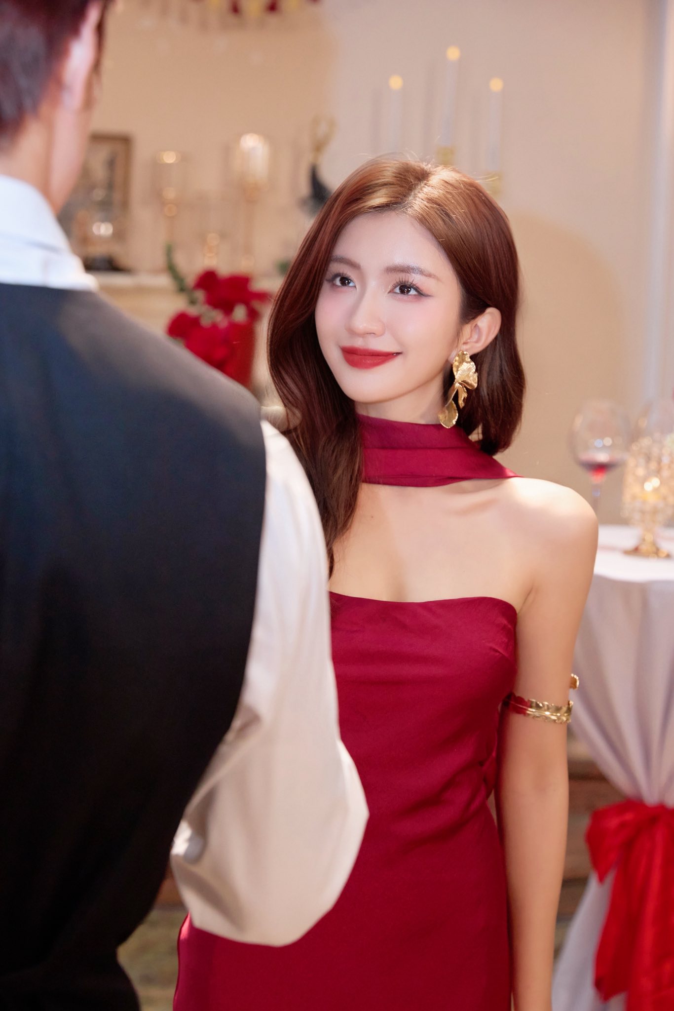 Đã con mắt trước visual của tiểu thư tài phiệt đẹp ná thở, nhìn tủ đồ thôi mà chị em phát hờn lên được- Ảnh 3.