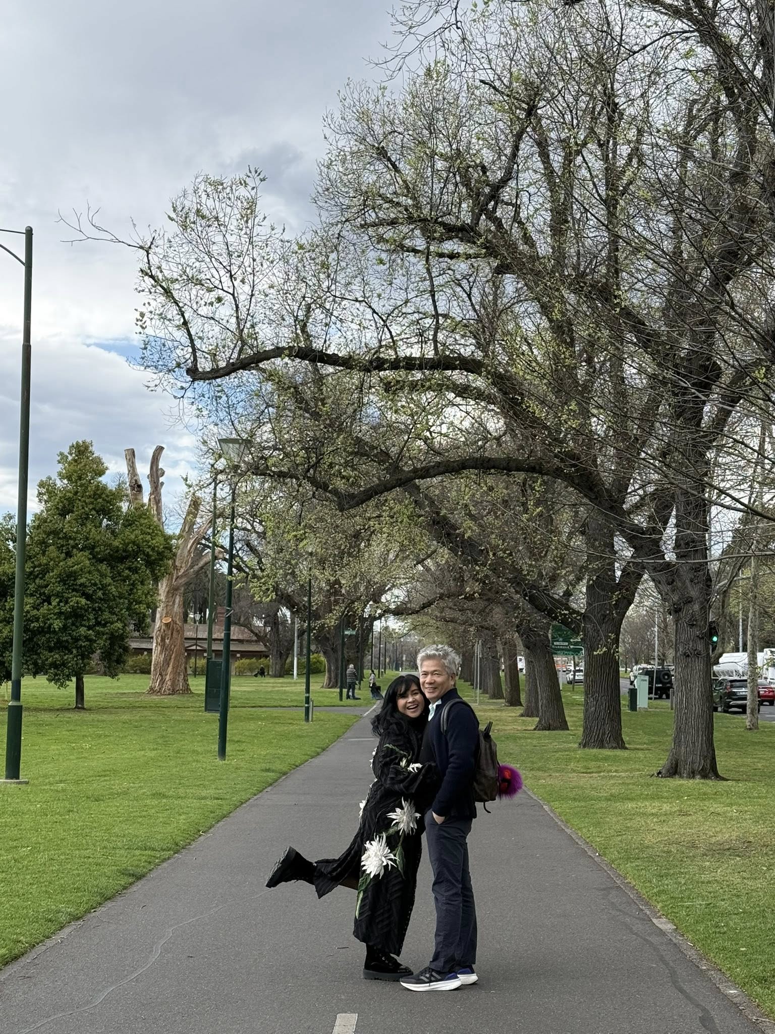 Loạt ảnh quấn quýt không rời của nữ NSND U60 và chồng sắp cưới- Ảnh 6. Loạt ảnh quấn quýt không rời của nữ NSND U60 và chồng sắp cưới- Ảnh 6.