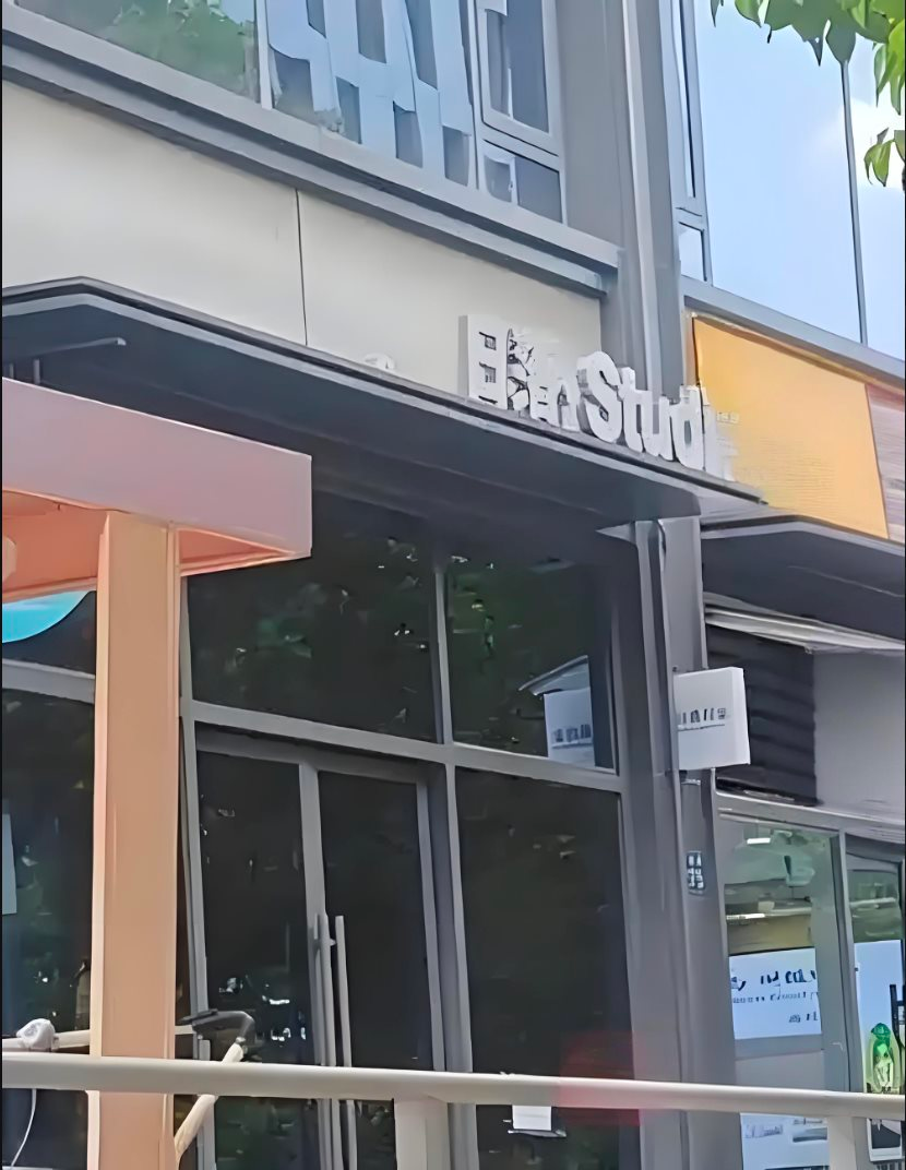 Tiệm vàng có tiếng liên tục giảm giá sập sàn, bán vàng rẻ hơn thị trường đến 1,1 tỷ đồng/kg: Công an lập tức vào cuộc điều tra- Ảnh 2.