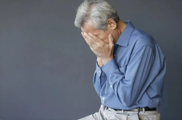 Dốc hết 1,8 tỷ đồng tiết kiệm xây nhà to ở quê, chưa đầy 3 năm đã bỏ không, cụ ông U60 nghẹn ngào: "Giá như ngày ấy không sĩ diện..."- Ảnh 2.