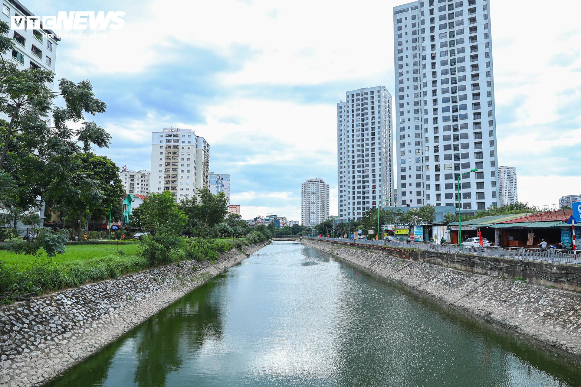 Đập dâng đầu tiên hoạt động, mang dòng nước xanh ‘hồi sinh’ sông Tô Lịch- Ảnh 11.