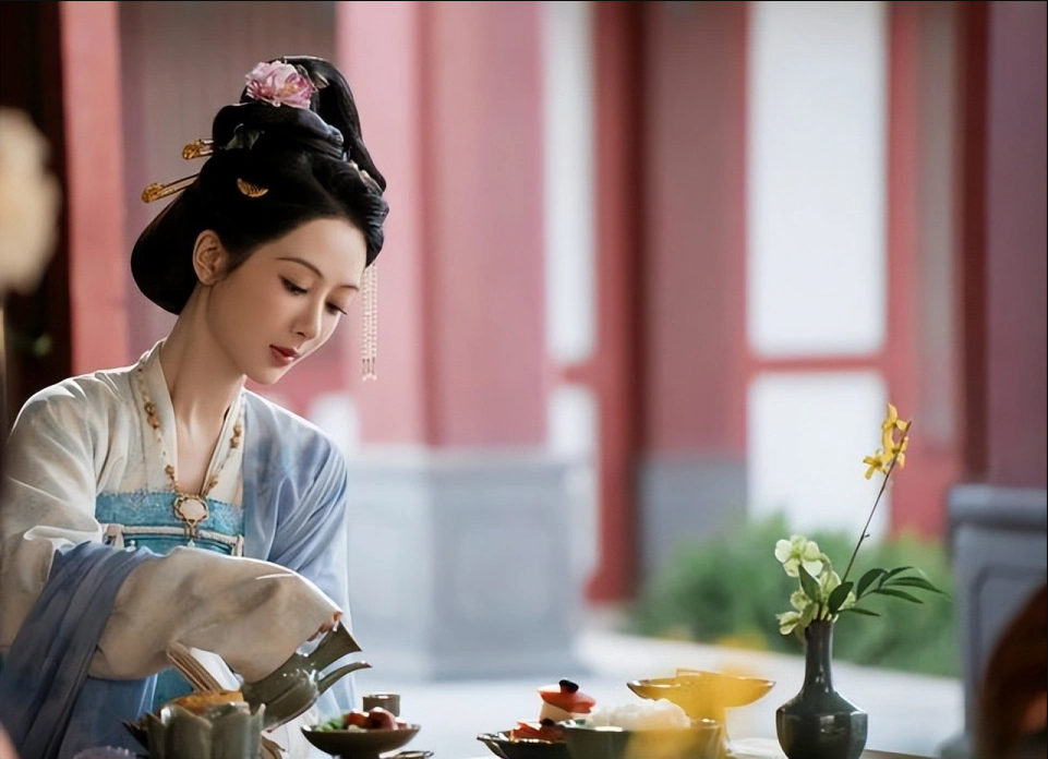 10 mỹ nhân thời Đường đẹp nhất Trung Quốc: Lưu Diệc Phi xếp sau Dương Tử, hạng 1 đúng chuẩn quốc sắc thiên hương- Ảnh 5. 10 mỹ nhân thời Đường đẹp nhất Trung Quốc: Lưu Diệc Phi xếp sau Dương Tử, hạng 1 đúng chuẩn quốc sắc thiên hương- Ảnh 5.