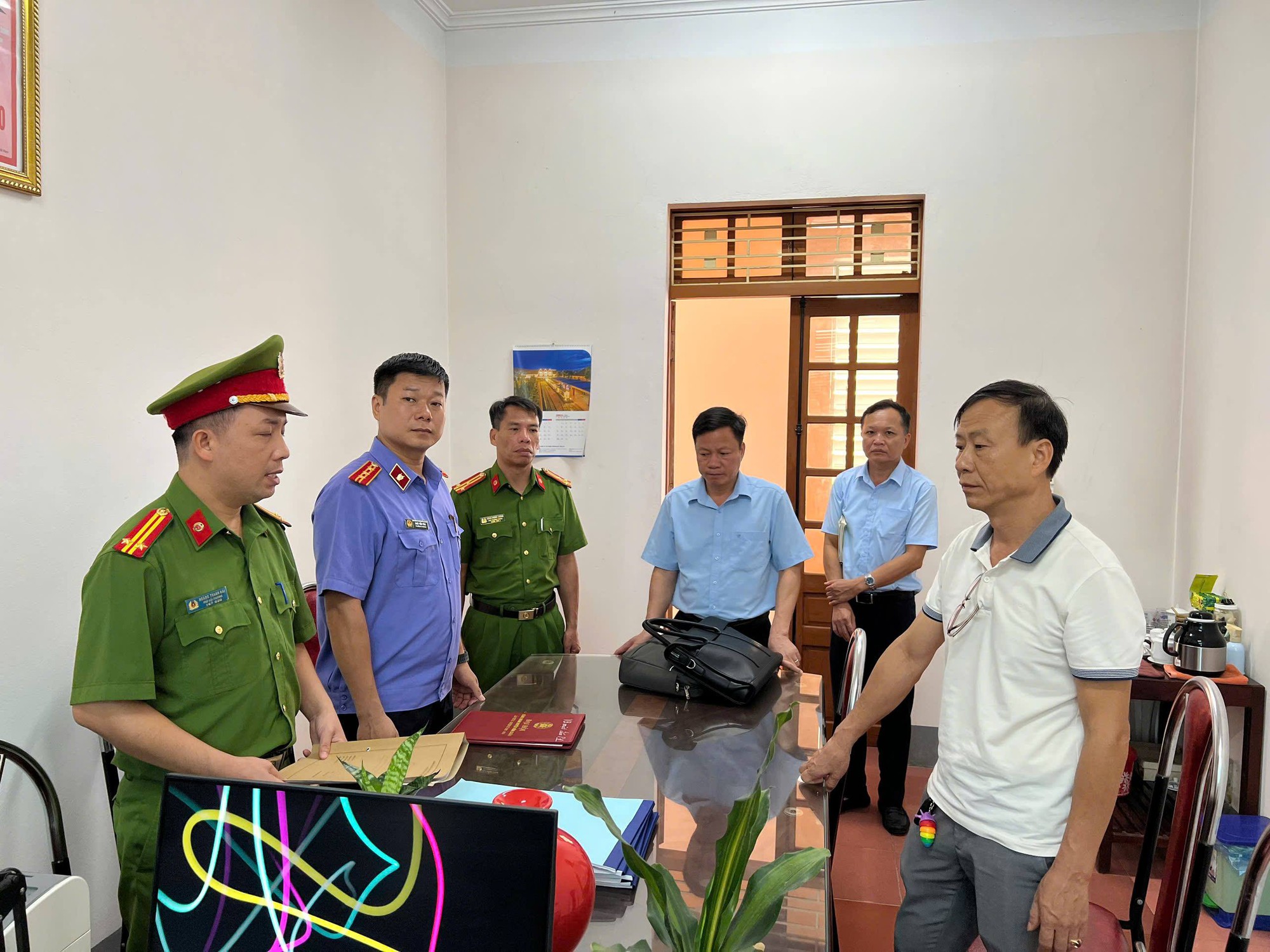 Khám xét nơi ở, bắt Chủ tịch Hội đồng quản trị Nguyễn Văn Cường- Ảnh 1.