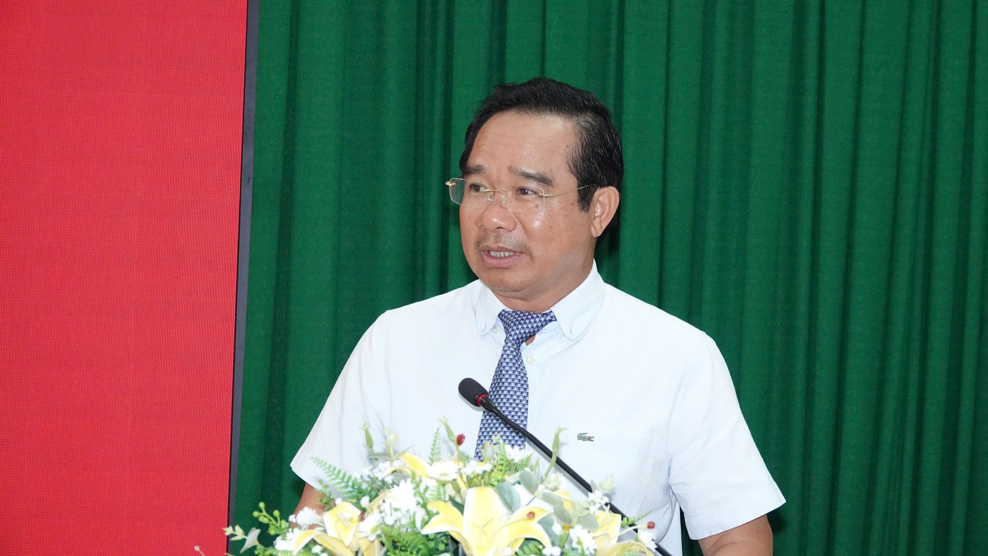 Chánh Văn phòng UBND TP HCM và Giám đốc Sở Nội vụ  nhận thêm nhiệm vụ- Ảnh 3.