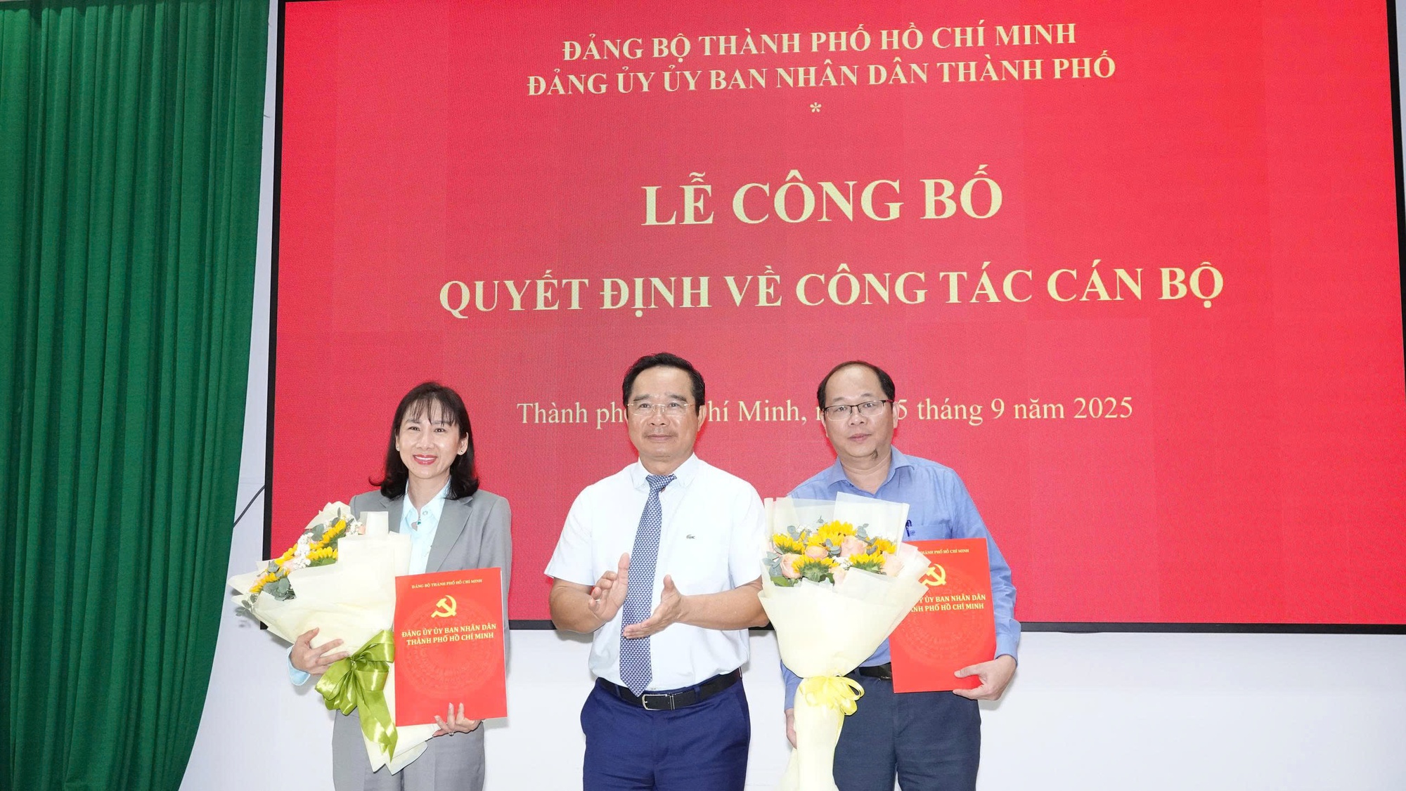 Chánh Văn phòng UBND TP HCM và Giám đốc Sở Nội vụ  nhận thêm nhiệm vụ- Ảnh 1.