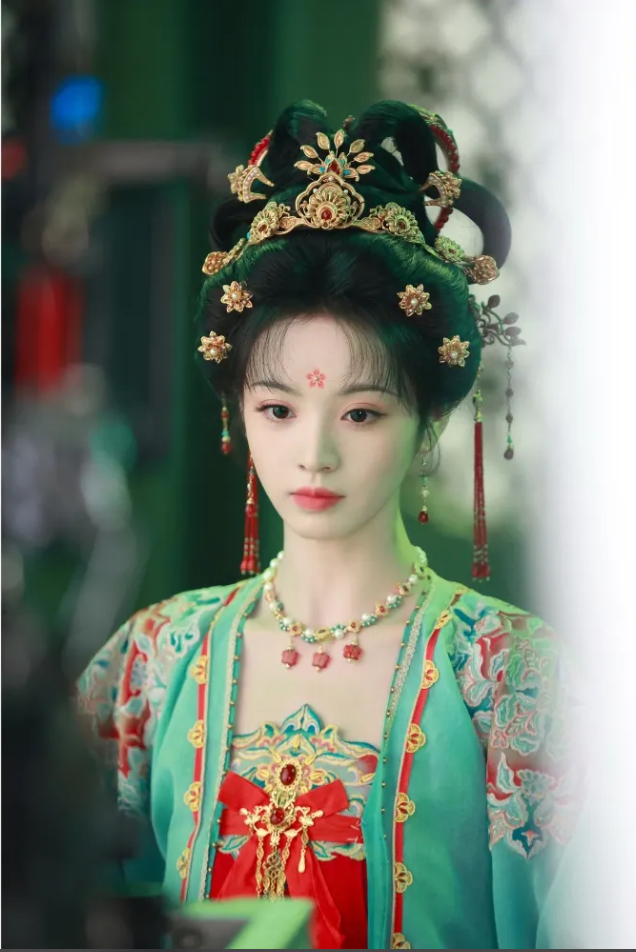 10 mỹ nhân thời Đường đẹp nhất Trung Quốc: Lưu Diệc Phi xếp sau Dương Tử, hạng 1 đúng chuẩn quốc sắc thiên hương- Ảnh 7. 10 mỹ nhân thời Đường đẹp nhất Trung Quốc: Lưu Diệc Phi xếp sau Dương Tử, hạng 1 đúng chuẩn quốc sắc thiên hương- Ảnh 7.