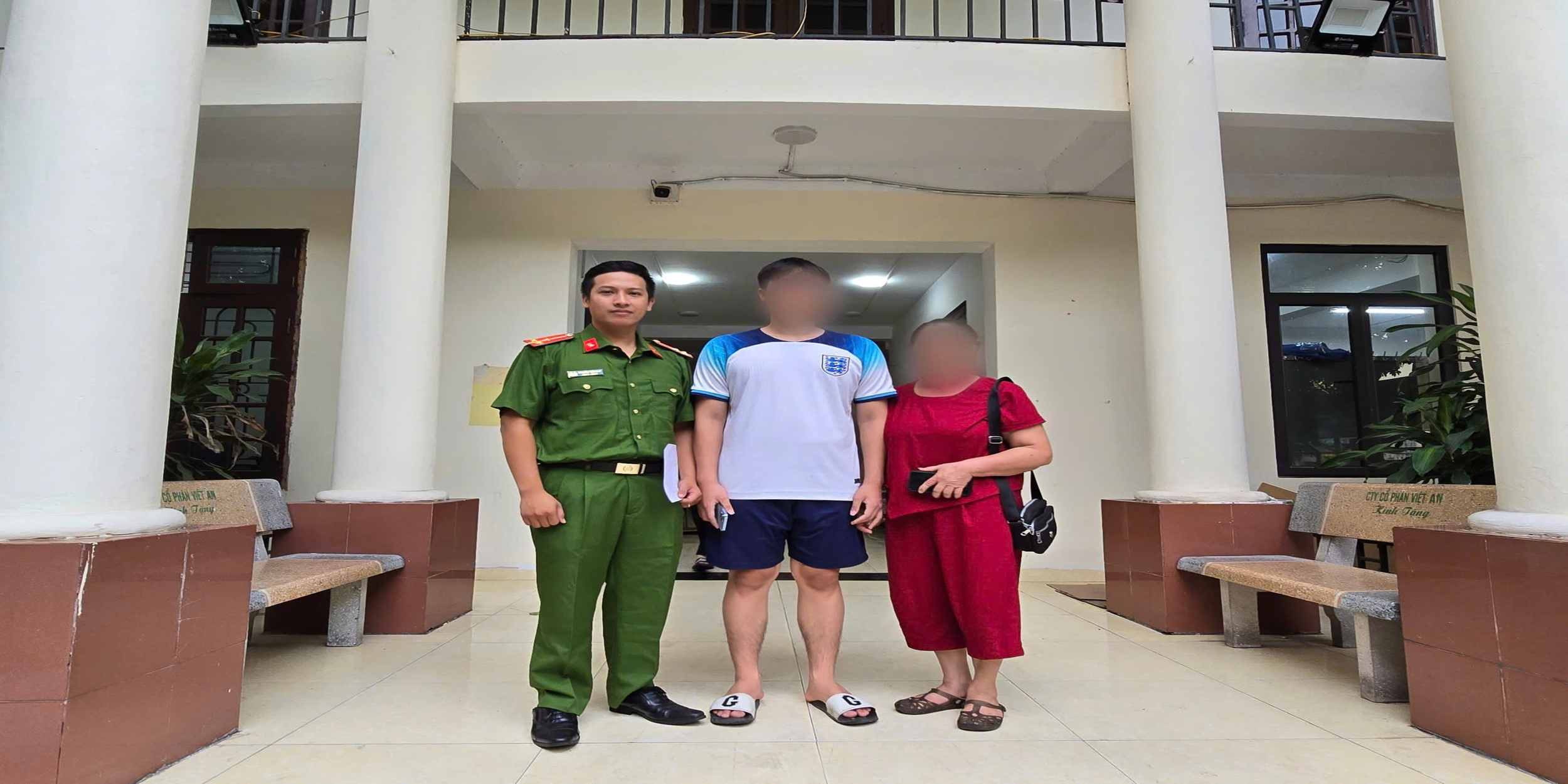 Gọi điện xác nhận chuyển khoản 700 triệu đồng cho trường học nhưng trường quyết không nhận, người phụ nữ Hà Nội báo công an- Ảnh 1.