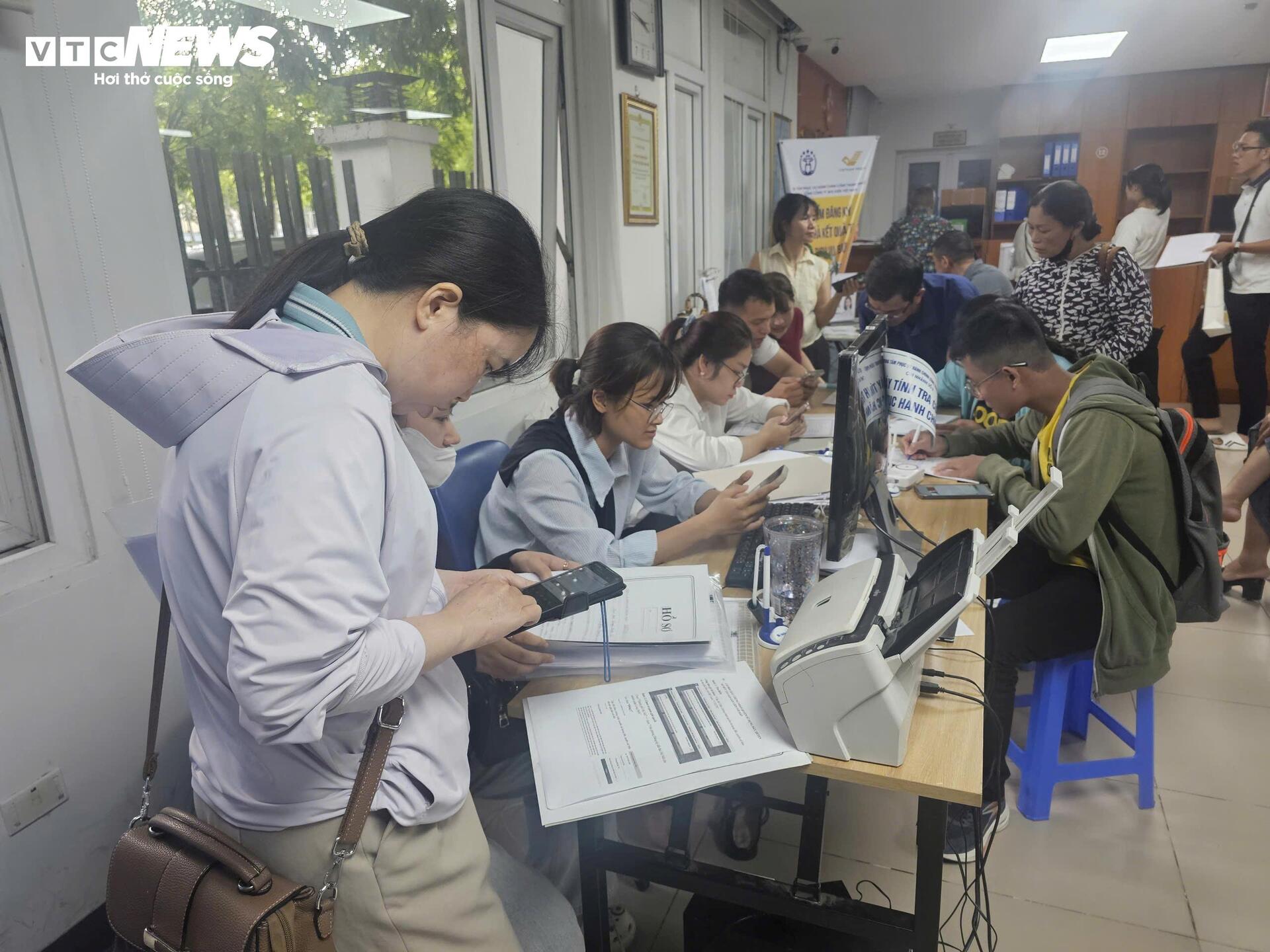 Bị lừa mất tiền, người mua nhà ở xã hội vẫn nghĩ ‘cò’ đã giúp mình- Ảnh 6.