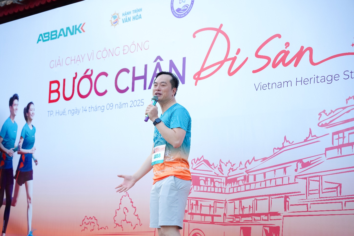 “Bước chân Di sản”: Giải chạy cộng đồng gây quỹ bảo tồn làng nghề Việt- Ảnh 3. “Bước chân Di sản”: Giải chạy cộng đồng gây quỹ bảo tồn làng nghề Việt- Ảnh 3.