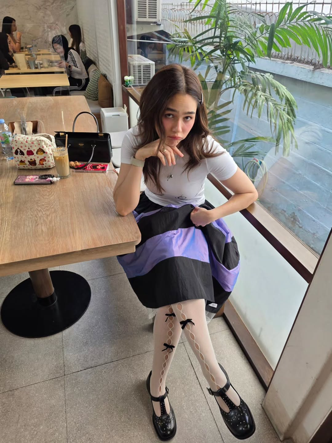 Phú bà khoe túi: Vợ đại gia Thái Lan không quan tâm túi hiệu gì, nhưng charm nhất định phải gắn- Ảnh 4.