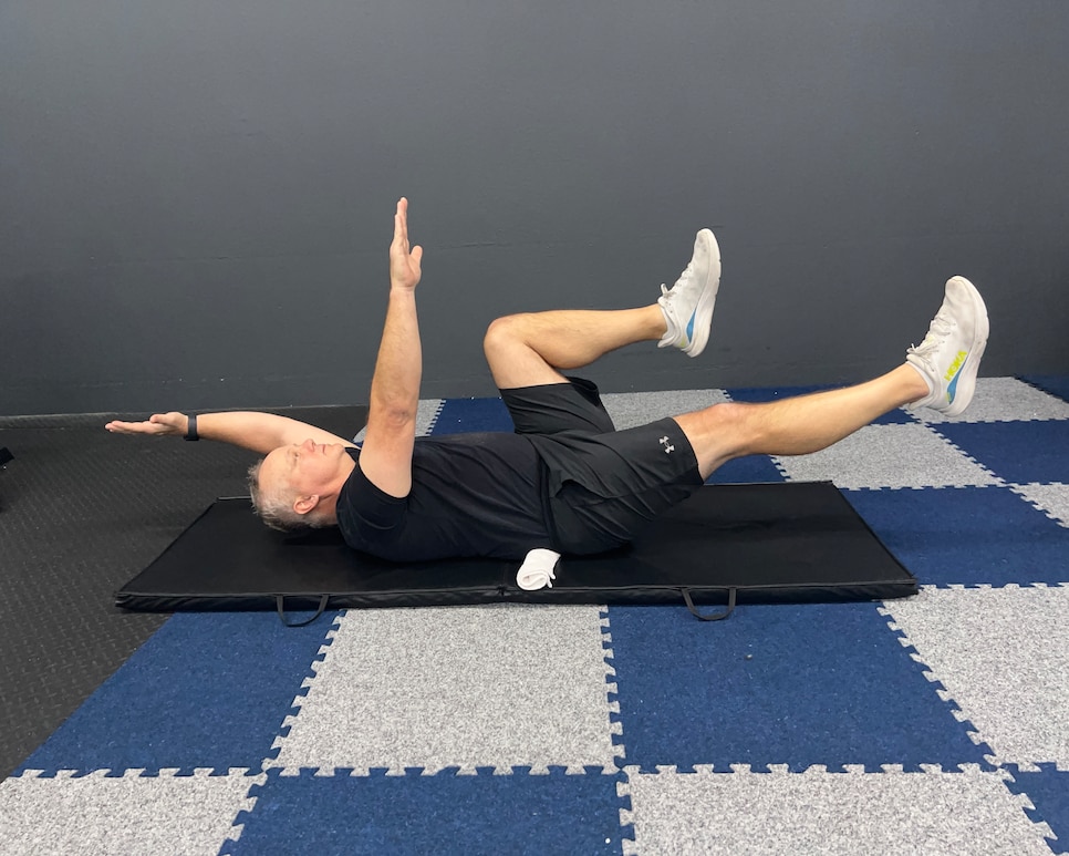 Điều golfer chuyên nghiệp không bật mí: 5 bài tập đơn giản giúp bạn vừa swing hoàn hảo, vừa có cơ bụng 6 múi- Ảnh 3.