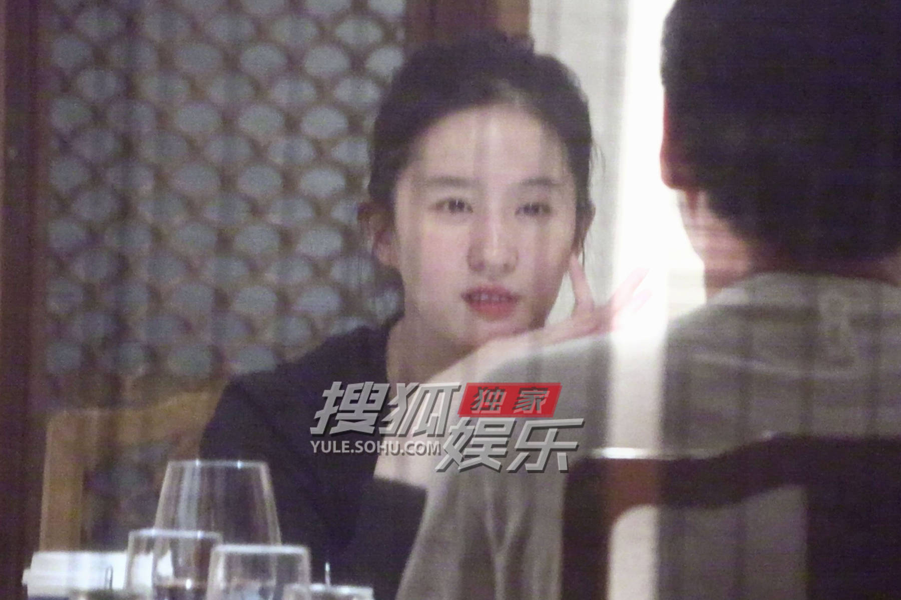 Mặt mộc gần đây của Lưu Diệc Phi- Ảnh 1.