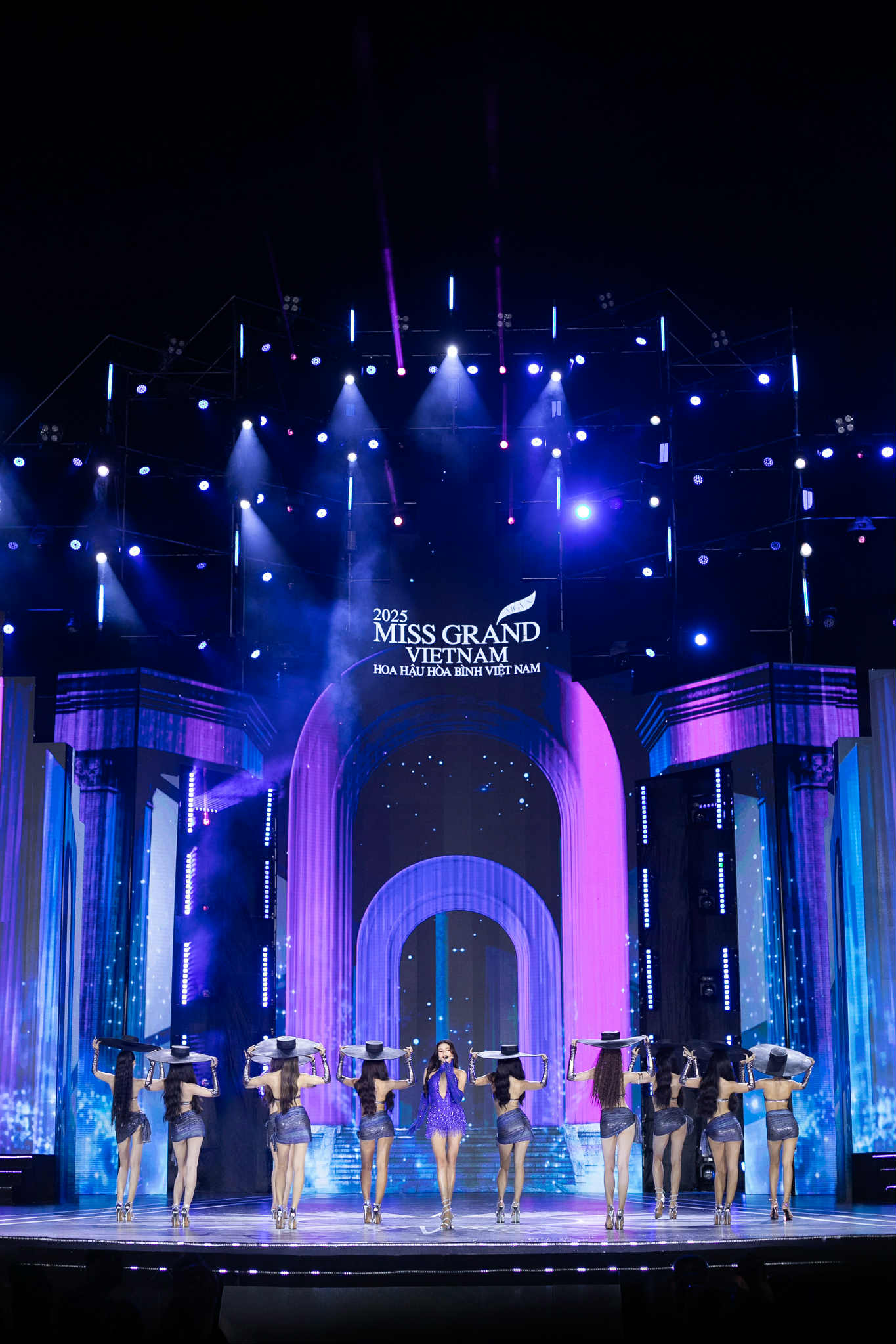 Tòa tuyên án tranh chấp tên gọi "Hoa hậu Hòa bình Việt Nam"- Ảnh 2. Tòa tuyên án tranh chấp tên gọi "Hoa hậu Hòa bình Việt Nam"- Ảnh 2.