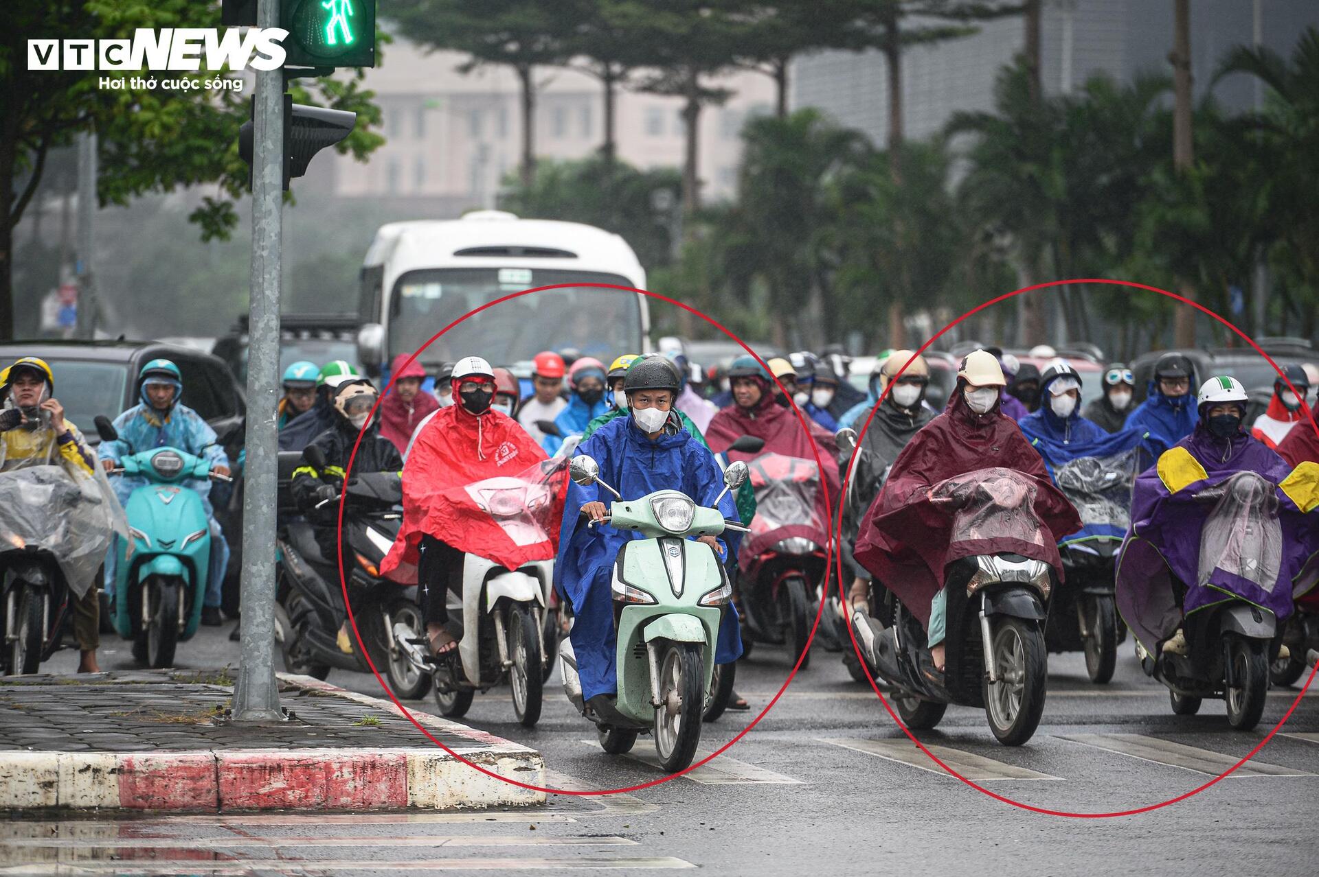 Hình ảnh giao thông khác lạ trên tuyến đường có camera AI giám sát- Ảnh 14.