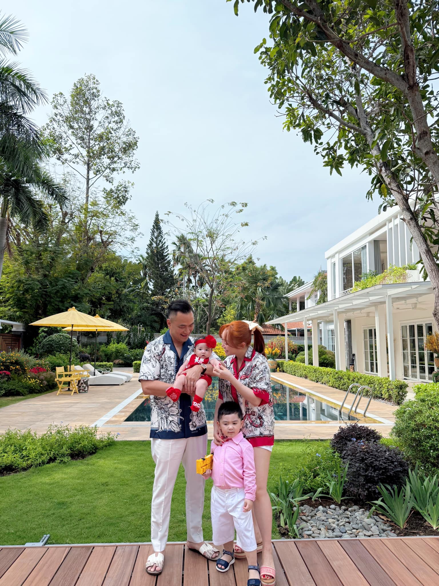 Nhan sắc vợ đại gia sinh 2 con cho nam nghệ sĩ là giám đốc bảo tàng- Ảnh 13.