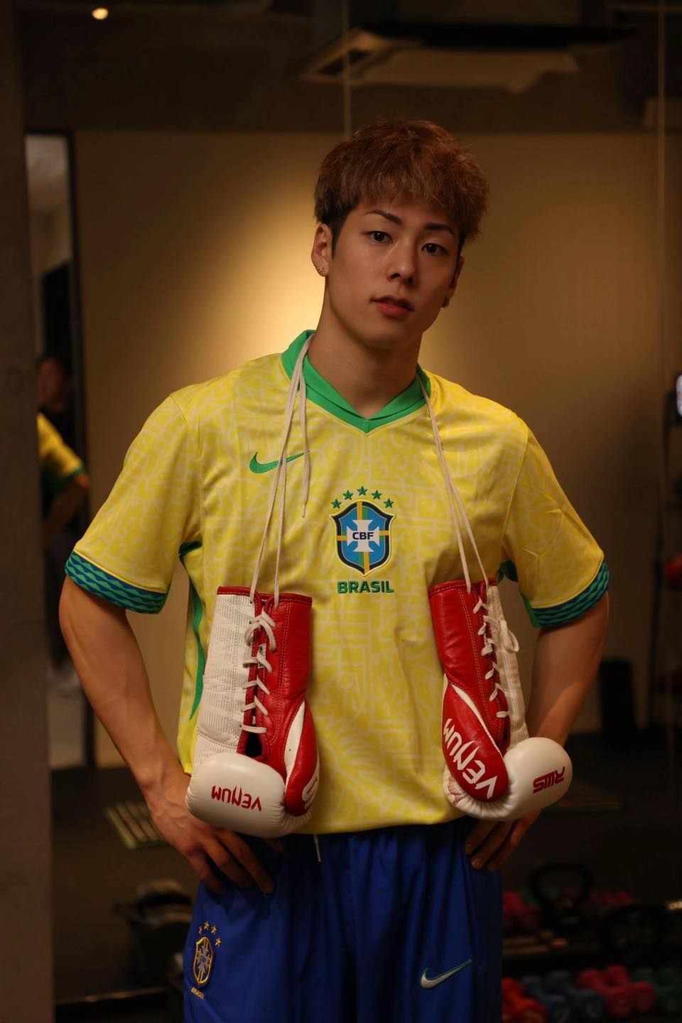 Võ sĩ điển trai như Hứa Quang Hán gây sốc khi hẹn hò mẹ đơn thân lớn hơn mình 14 tuổi, là ai?- Ảnh 9.