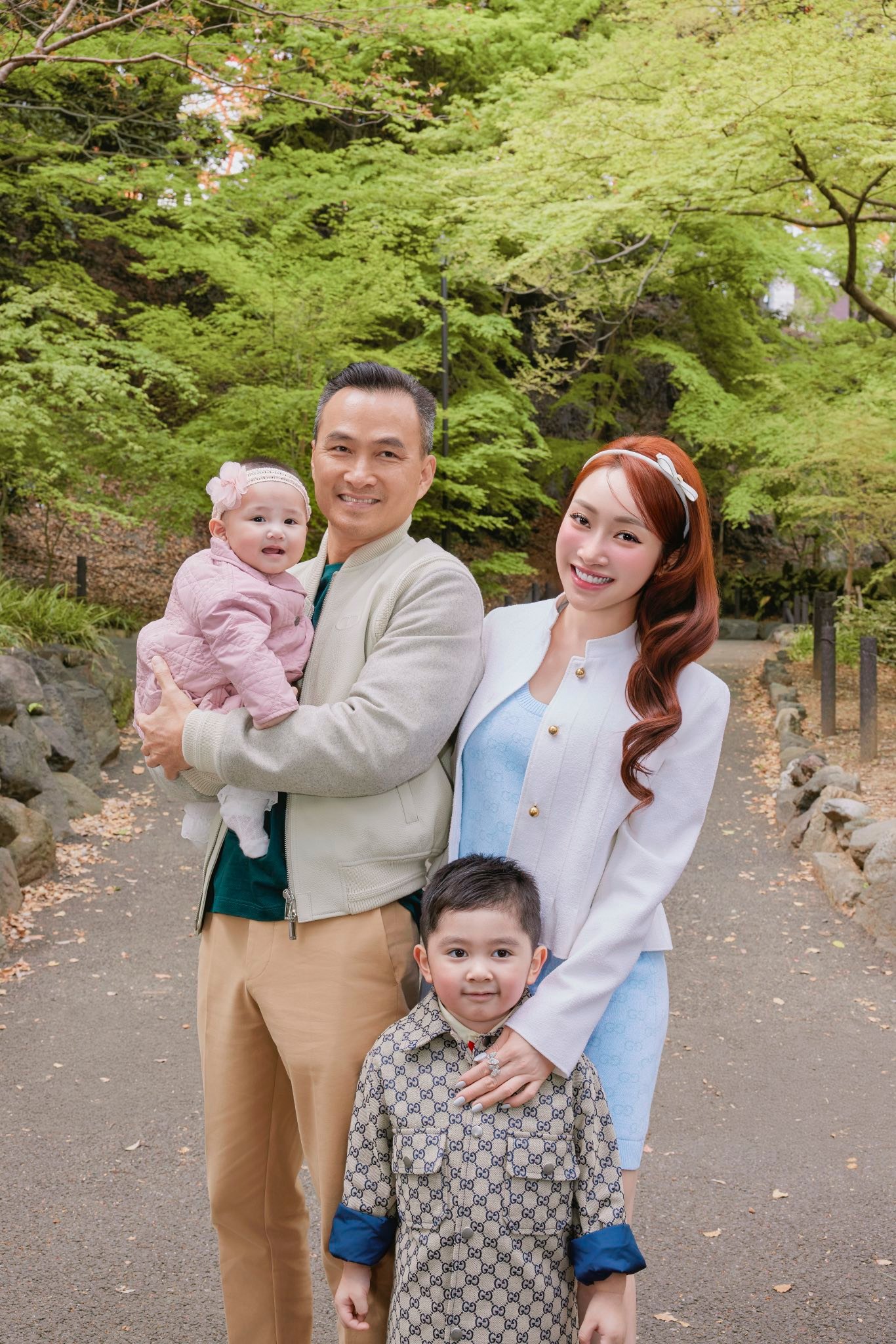 Nhan sắc vợ đại gia sinh 2 con cho nam nghệ sĩ là giám đốc bảo tàng- Ảnh 11.