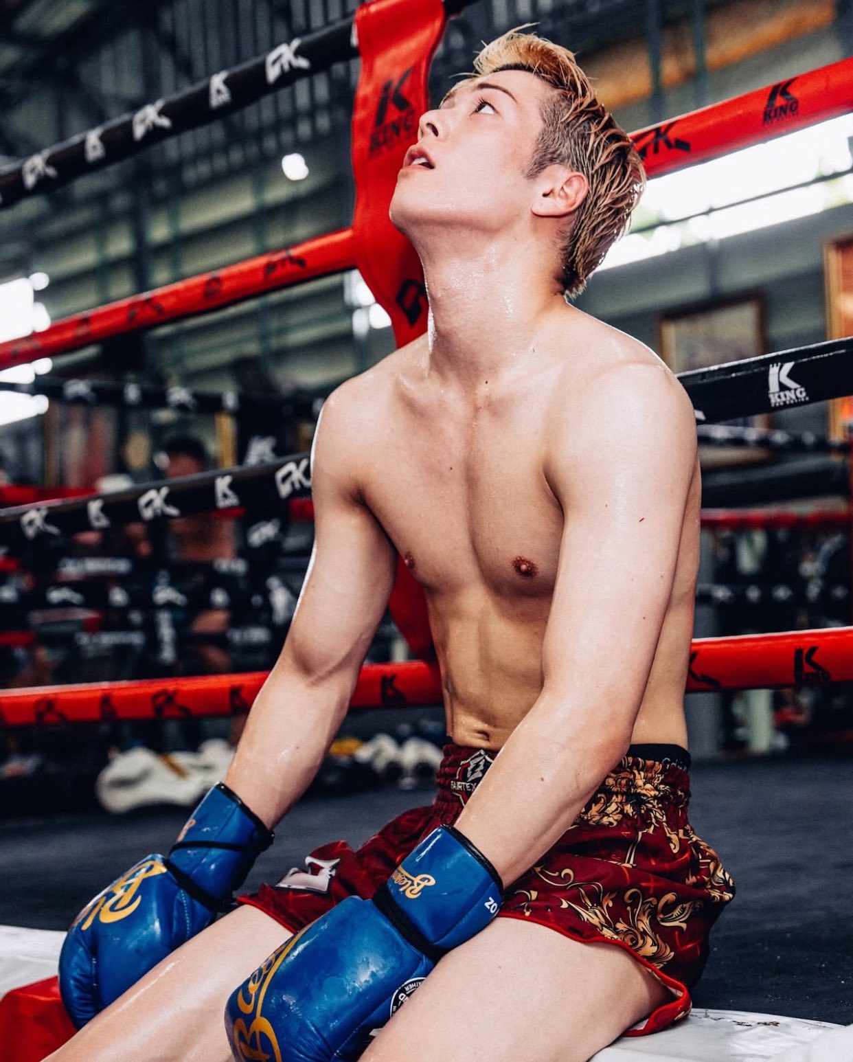 Võ sĩ điển trai như Hứa Quang Hán gây sốc khi hẹn hò mẹ đơn thân lớn hơn mình 14 tuổi, là ai?- Ảnh 2.