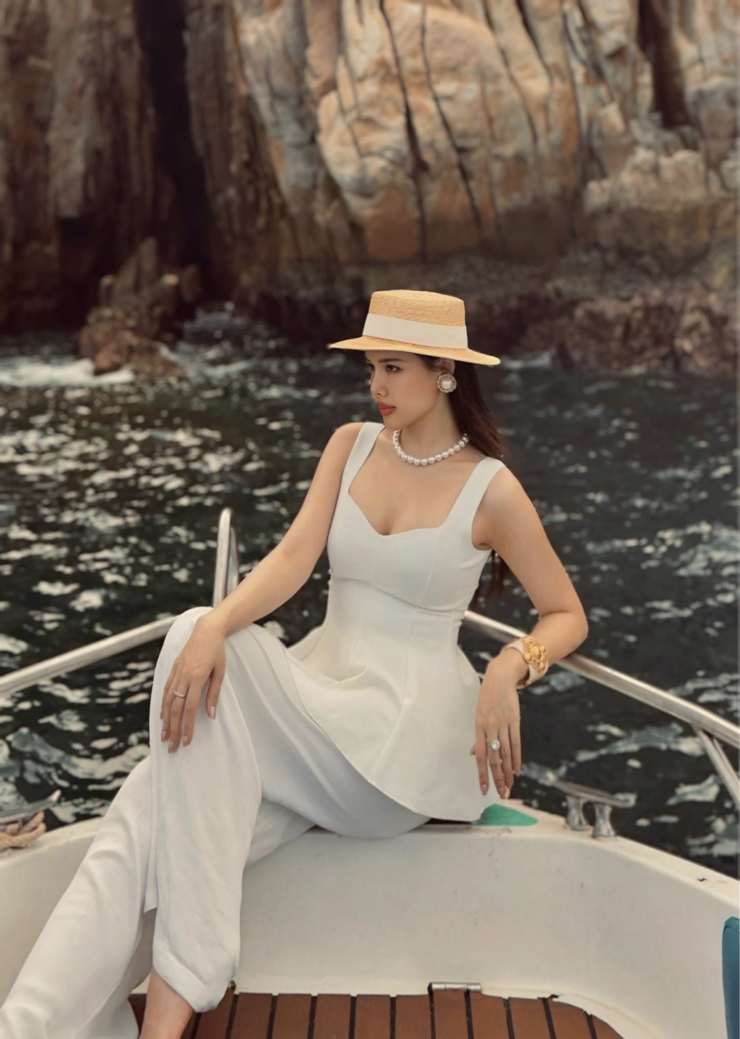 Bóc tách cuộc sống thật của hội phu nhân tổng tài ở Việt Nam, làm gì có ai Bóc tách cuộc sống thật của hội phu nhân tổng tài ở Việt Nam, làm gì có ai