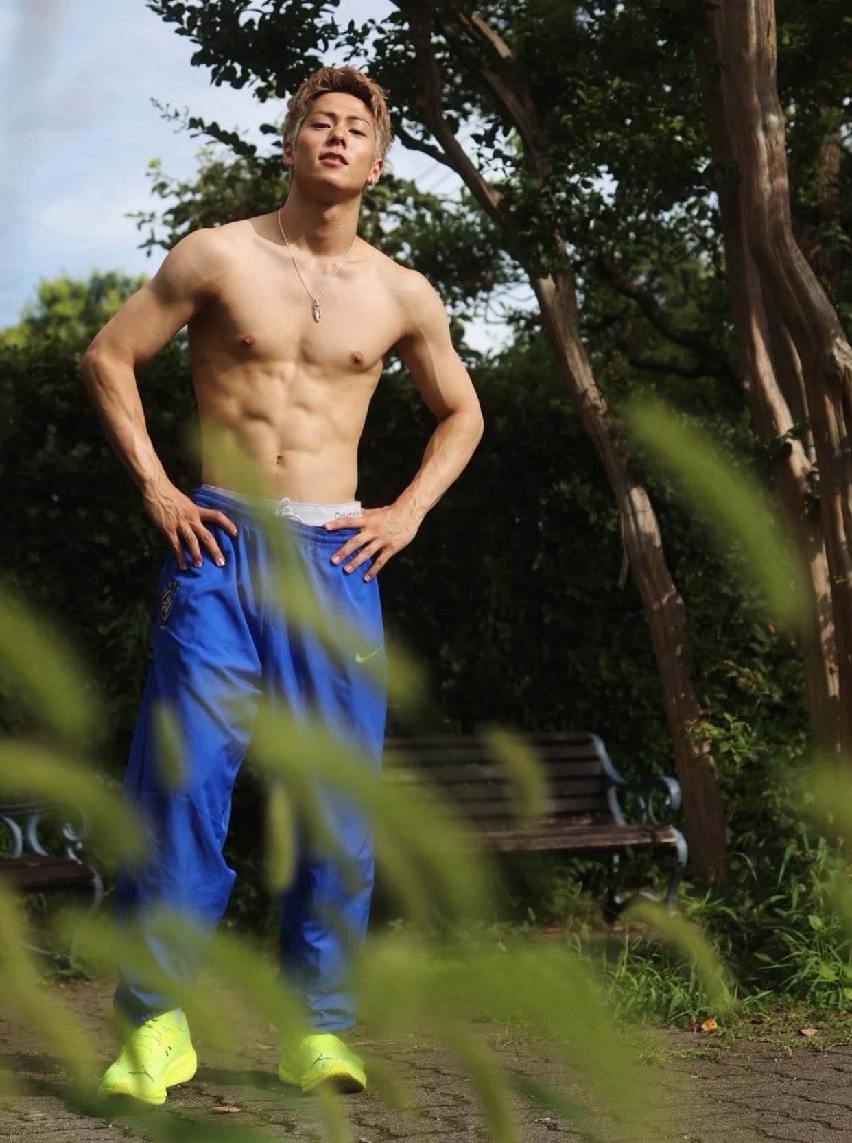 Võ sĩ điển trai như Hứa Quang Hán gây sốc khi hẹn hò mẹ đơn thân lớn hơn mình 14 tuổi, là ai?- Ảnh 4.