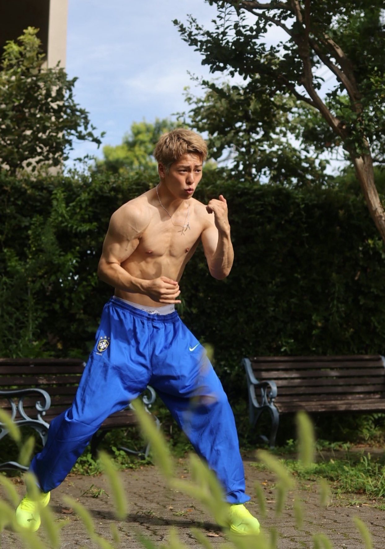 Võ sĩ điển trai như Hứa Quang Hán gây sốc khi hẹn hò mẹ đơn thân lớn hơn mình 14 tuổi, là ai?- Ảnh 3.