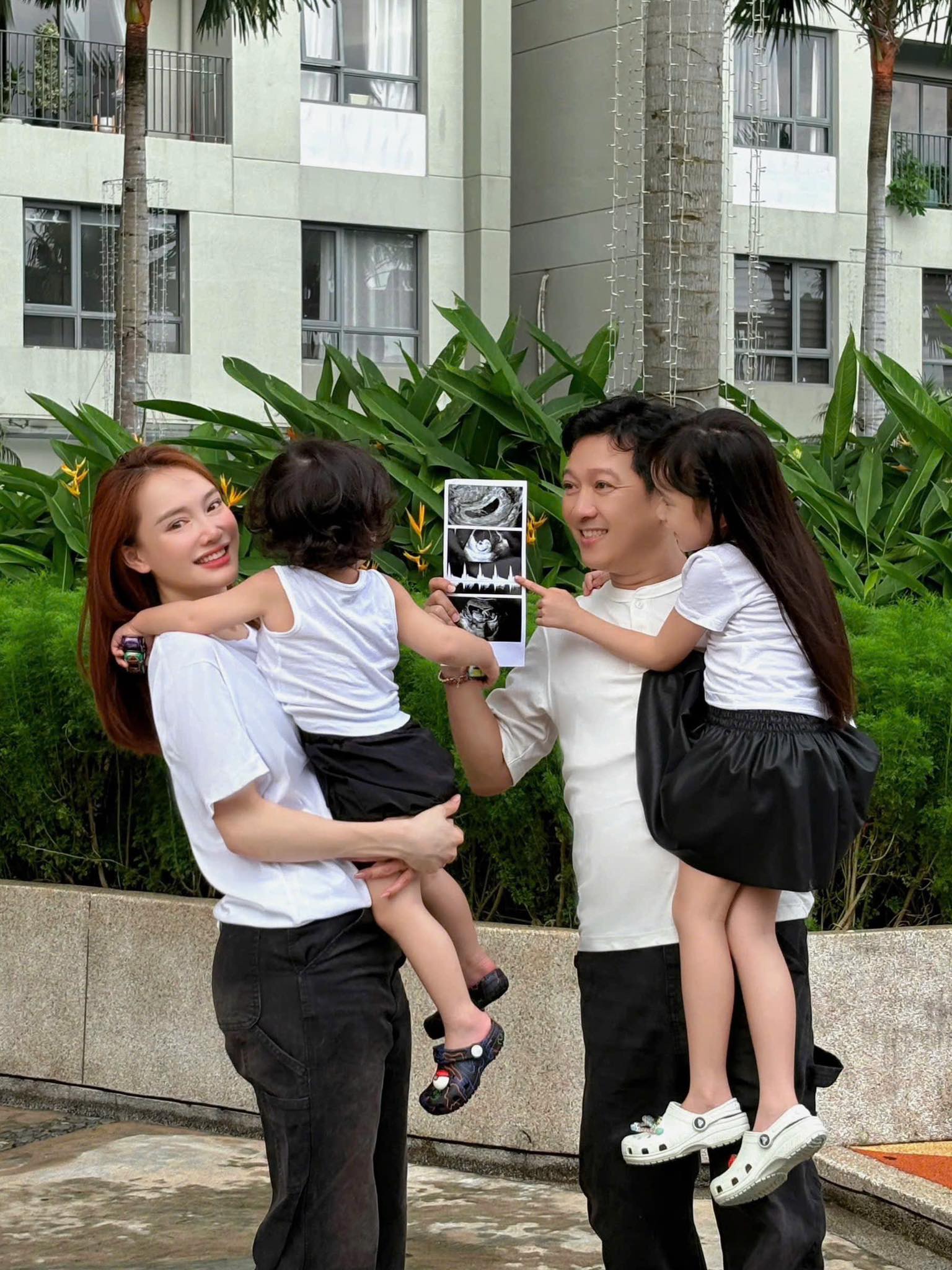 Hot hơn cả sắc vóc Nhã Phương khi bầu lần 3 chính là khoảnh khắc 2 giây vô tình lọt vào ống kính!- Ảnh 8.