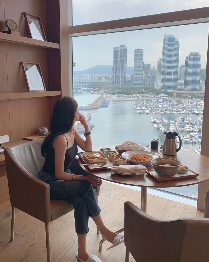 45 tuổi tôi mới nhận ra, phụ nữ chỉ cần giữ chặt 2 thứ này, chồng con khắc ngoan, gia đình khắc giàu mạnh- Ảnh 1.