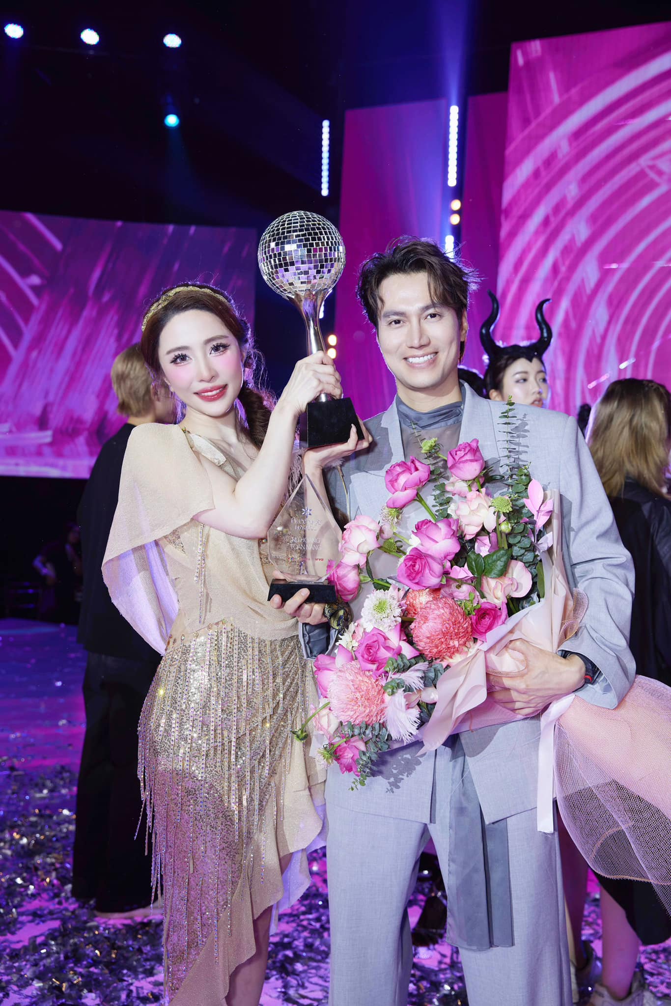 Xôn xao hình ảnh Quỳnh Nga - Việt Anh xuất hiện chung tại phòng khám, cầm giấy siêu âm, chính chủ nói gì?- Ảnh 8. Xôn xao hình ảnh Quỳnh Nga - Việt Anh xuất hiện chung tại phòng khám, cầm giấy siêu âm, chính chủ nói gì?- Ảnh 8.