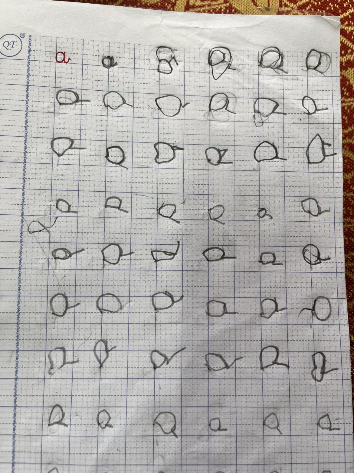 Được yêu cầu viết chữ cái "a", học sinh lớp 1 ngoáy vài đường khiến cô giáo hốt hoảng: "Cô thua em rồi!"- Ảnh 1.