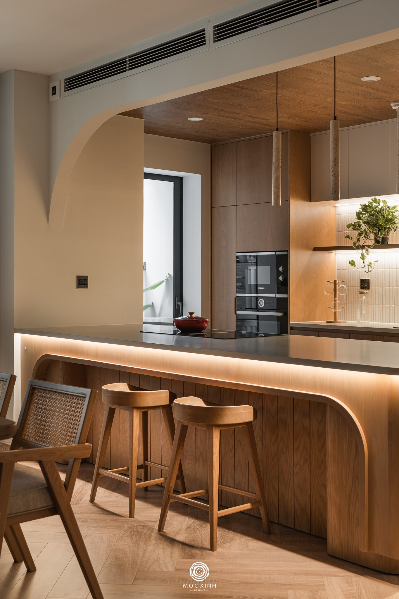 Đập thông hai căn hộ tạo nên không gian 260m2 rộng mở- Ảnh 18.