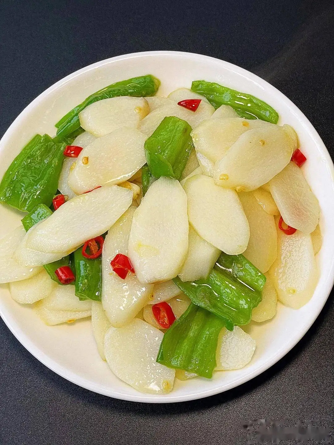 Mùa thu ăn đều 5 món này tốt chẳng kém "kem dưỡng ẩm tự nhiên", làn da sẽ luôn tươi tắn, rạng rỡ và trẻ hơn tuổi thật- Ảnh 3.