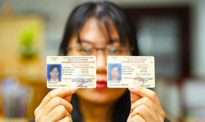 Chờ cấp lại giấy phép lái xe có được đi lại trên đường không?- Ảnh 1.
